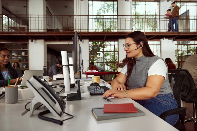 Poly Voyager Legend 50 UC headset